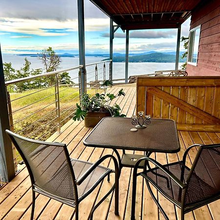 Shangri-La Oceanfront Vacation Home Bedwell Harbour المظهر الخارجي الصورة