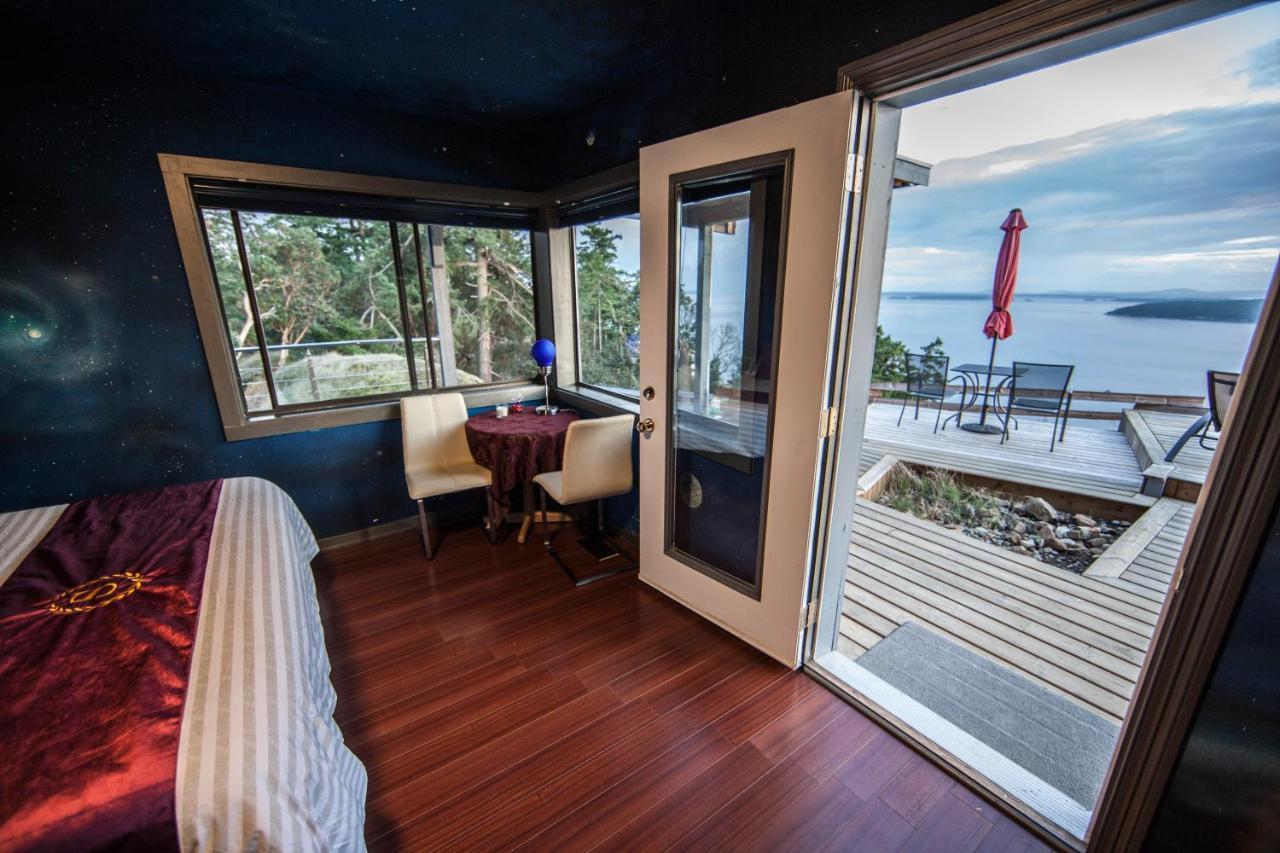 Shangri-La Oceanfront Vacation Home Bedwell Harbour المظهر الخارجي الصورة