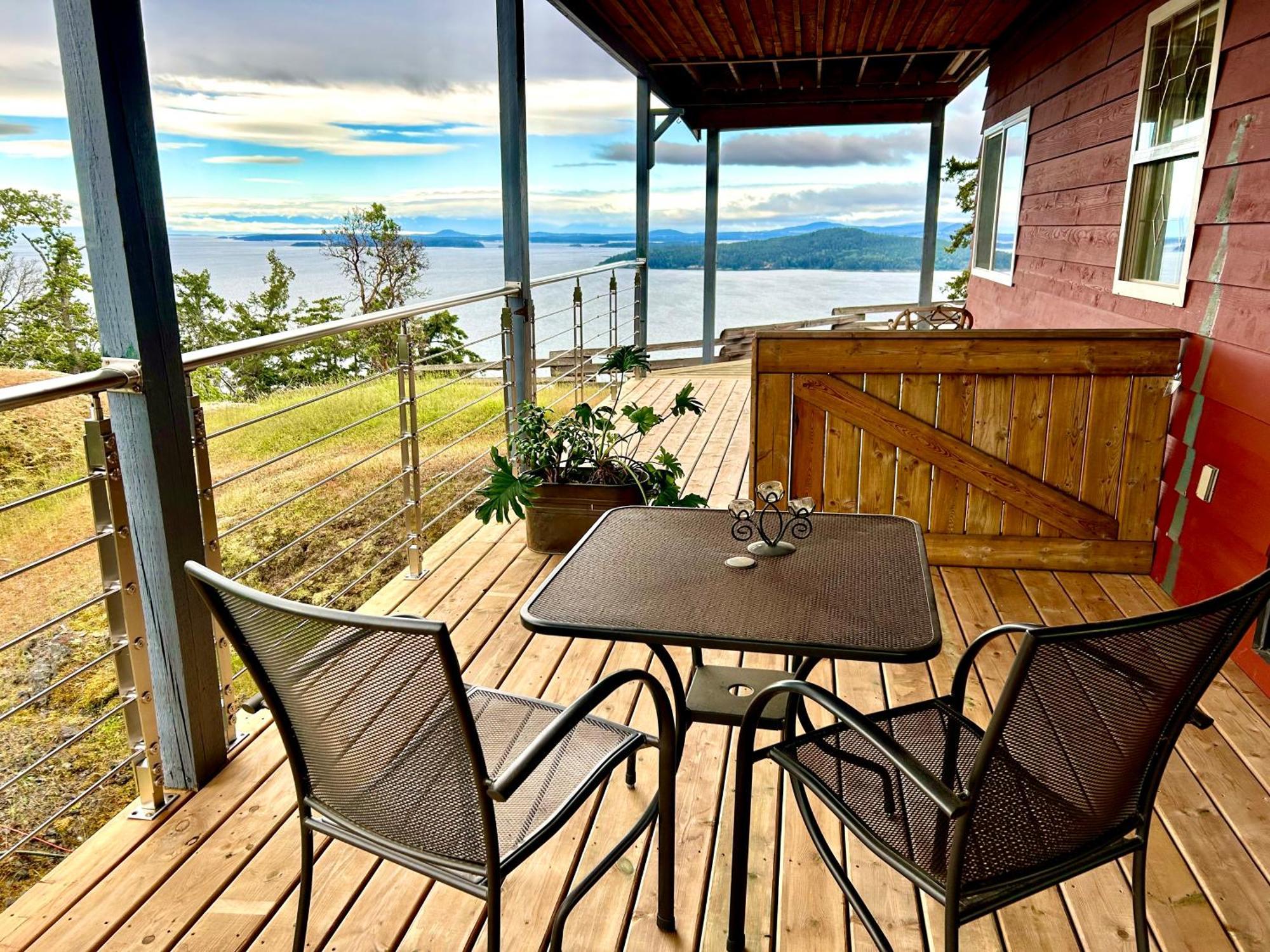 Shangri-La Oceanfront Vacation Home Bedwell Harbour المظهر الخارجي الصورة